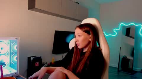 Mina online show from April 10, 6:40 am