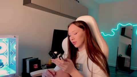 Mina online show from April 16, 8:26 am