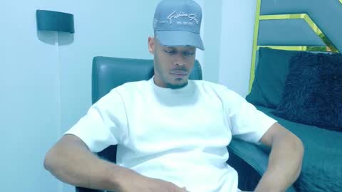 neytanmalcon online show from November 24, 10:42 pm