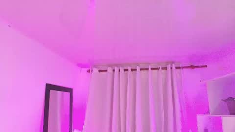 Snapshot of nezo_ chatting on April 25, 2:25 am Angie Instagram angie julianac add me online show from April 25, 2:25 am