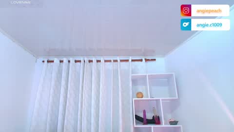 Snapshot of nezo_ chatting on June 9, 2:45 am Angie Instagram angie julianac add me online show from June 9, 2:45 am