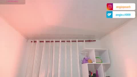 Snapshot of nezo_ chatting on July 15, 5:23 am Angie Instagram angie julianac add me online show from July 15, 5:23 am
