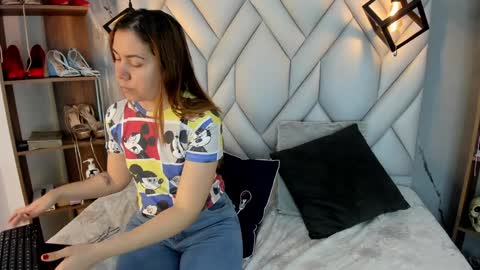 Milena online show from February 6, 1:32 pm