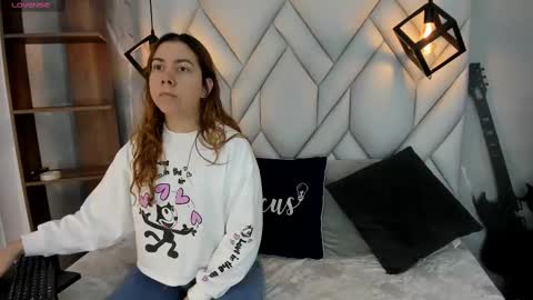 Milena online show from February 17, 1:32 pm