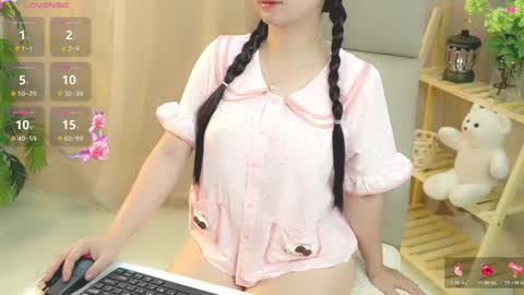 Snapshot of nhatlinhnguyen chatting on May 30, 8:22 am nhatlinhnguyen online show from May 30, 8:22 am