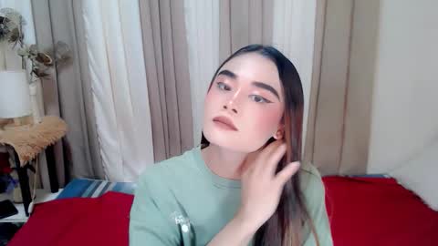 Snapshot of nhics_and_hades chatting on November 5, 1:05 am nhics and hades online show from November 5, 1:05 am