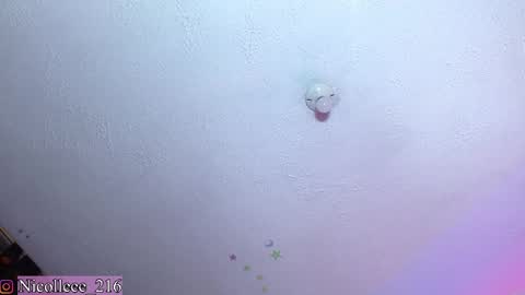 Snapshot of ni_collee chatting on May 7, 8:14 pm Nicolle online show from May 7, 8:14 pm