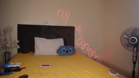 kikiNiaAria online show from December 20, 11:10 am