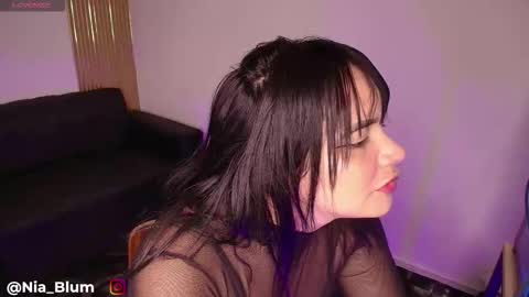 Snapshot of nia_blum chatting on January 13, 1:05 pm Nia Blum online show from January 13, 1:05 pm