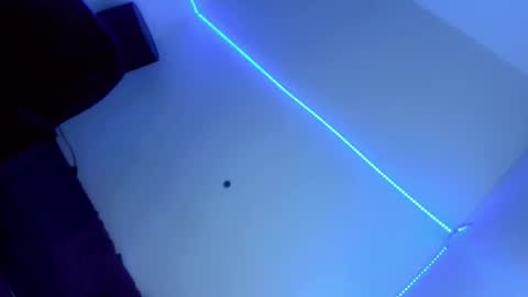 nia_jaxx online show from April 9, 7:08 pm