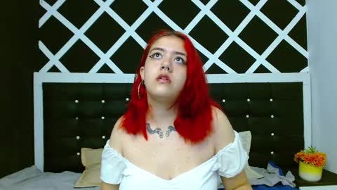 Snapshot of nia_stark chatting on December 16, 12:06 pm Estefani online show from December 16, 12:06 pm