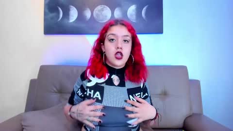 Snapshot of nia_stark chatting on December 23, 6:05 pm Estefani online show from December 23, 6:05 pm