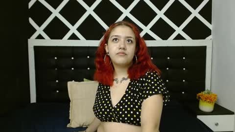 Snapshot of nia_stark chatting on December 31, 10:48 am Estefani online show from December 31, 10:48 am