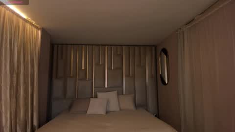 Call me Nia  online show from September 13, 7:02 pm