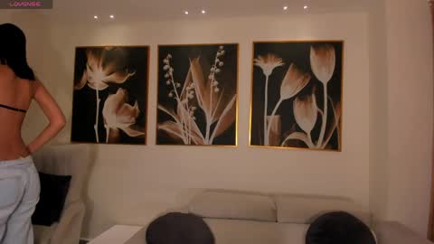 Call me Nia  online show from April 20, 6:42 pm