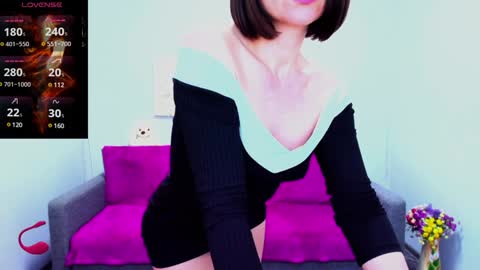 niasmithh online show from December 13, 4:16 pm