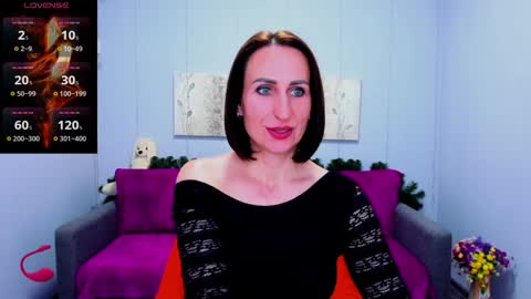 niasmithh online show from December 17, 6:53 pm