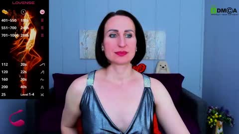 niasmithh online show from February 28, 4:31 pm