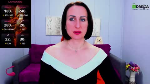 niasmithh online show from March 6, 6:48 pm