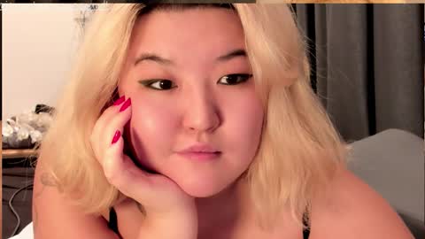 Kim online show from December 4, 11:08 am