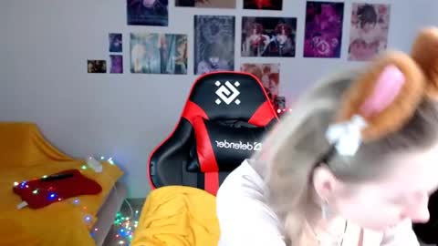 nica_kawaii online show from April 24, 8:06 am