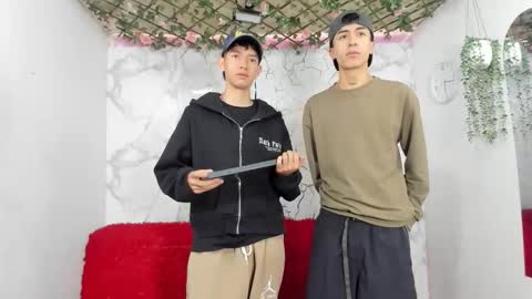 Snapshot of nice_boys11 chatting on May 18, 1:06 pm nice_boys11 online show from May 18, 1:06 pm