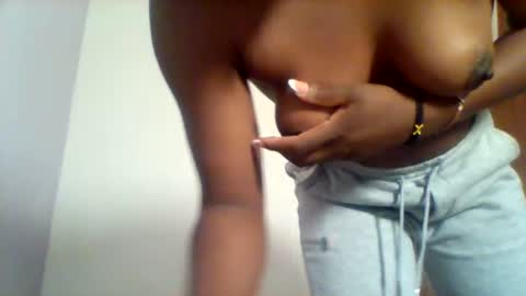 Snapshot of niceass_95 chatting on June 23, 10:02 am gabby online show from June 23, 10:02 am