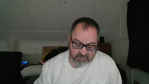 Snapshot of niceguy7208 chatting on March 16, 3:23 am niceguy7208 online show from March 16, 3:23 am
