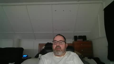 Snapshot of niceguy7208 chatting on March 17, 4:28 am niceguy7208 online show from March 17, 4:28 am