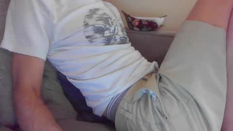 Snapshot of niceguyandrew chatting on March 31, 8:42 pm Andrew online show from March 31, 8:42 pm