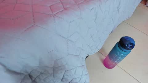 Nicolle  online show from January 21, 2:59 pm