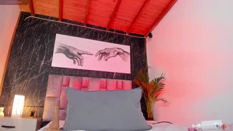 Nicolle  online show from February 8, 3:10 pm