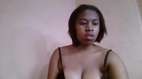 Snapshot of nicelly01 chatting on June 13, 6:00 am nicelly01 online show from June 13, 6:00 am