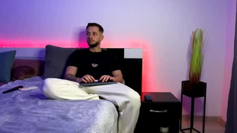 Nicholassx online show from March 12, 9:03 pm