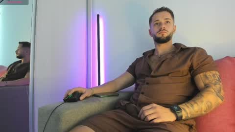 Snapshot of nicholassx chatting on June 6, 2:33 pm Nicholassx online show from June 6, 2:33 pm