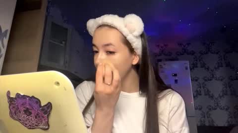 Ellie online show from November 2, 10:28 am