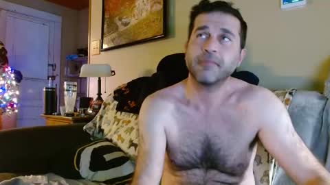 Snapshot of nichous77 chatting on January 1, 12:11 am Nick online show from January 1, 12:11 am