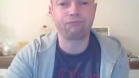 nick1990b online show from September 30, 5:51 pm