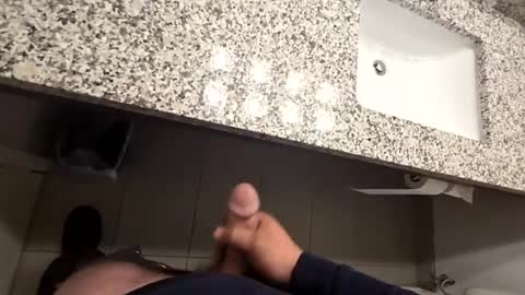 Snapshot of nick88987 chatting on October 30, 10:21 pm nick88987 online show from October 30, 10:21 pm