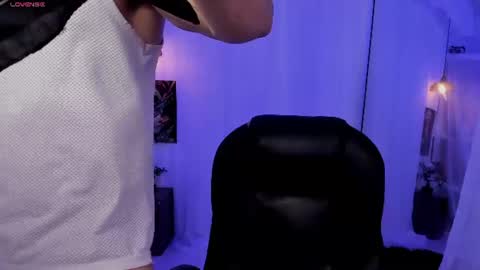 nick fenix online show from July 2, 3:06 am