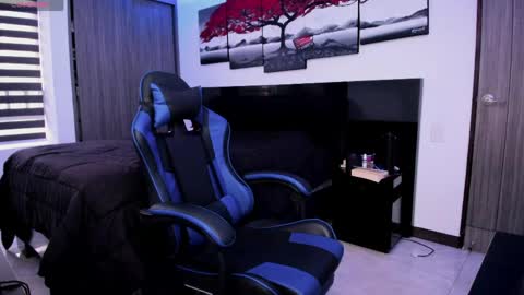 Nick Klaus online show from April 21, 10:56 pm