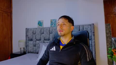 nick_moss_ online show from March 4, 11:16 am