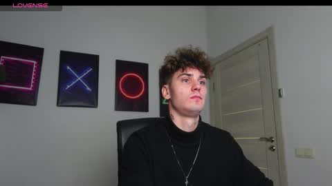 NICK PHILLIP online show from October 26, 2:45 pm