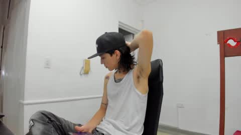 Snapshot of nick_straightboy chatting on April 12, 9:31 pm Nick online show from April 12, 9:31 pm