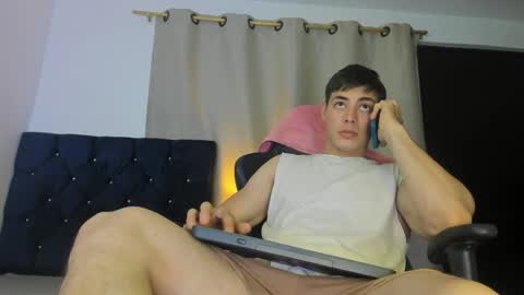 Snapshot of nick_zackk chatting on May 19, 3:46 am nick_zackk online show from May 19, 3:46 am