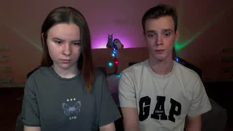 nick and molly online show from December 25, 5:05 pm