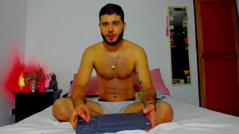 Nick  Mia  online show from December 4, 2:32 am