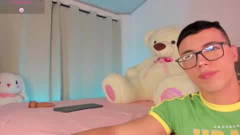 Nicolas online show from September 9, 3:55 pm