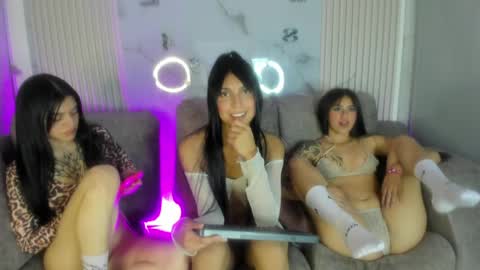 nicky_as online show from April 22, 6:49 am