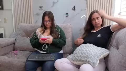 Snapshot of nicky_as chatting on May 4, 3:41 pm nicky_as online show from May 4, 3:41 pm